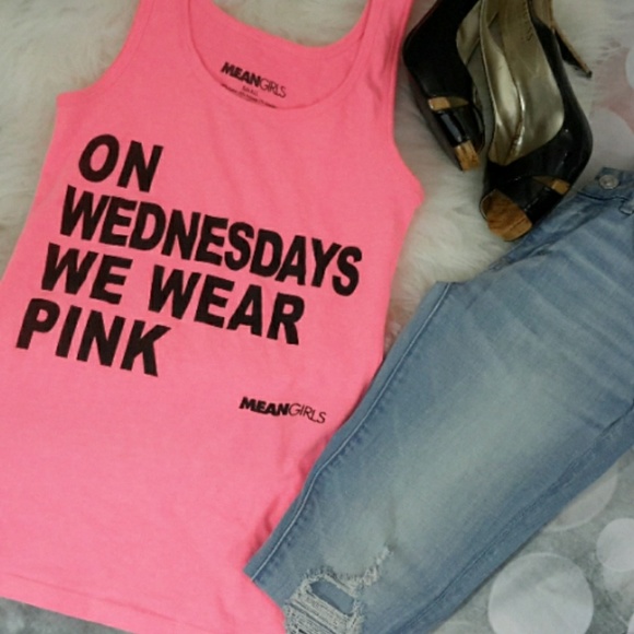 "ON WED WE WEAR PINK" top - Picture 3 of 5